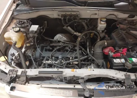 2008 Ford Escape Xls/Xls Manual from USA, damaged, VIN 1FMCU02Z88KD83565